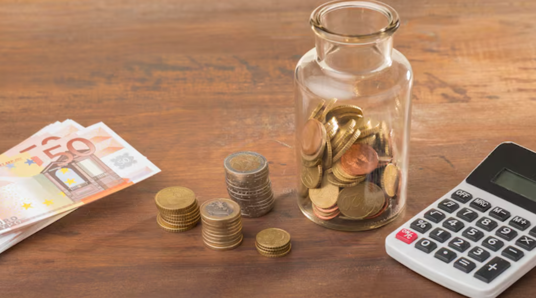The Difference Between Tracking and Budgeting (and Why You Need Both)